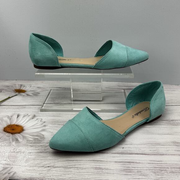 Breckelle's Dolley Seafoam Mint Green Faux Suede Comfortable Flats Sz 7 NWOB - Picture 1 of 9